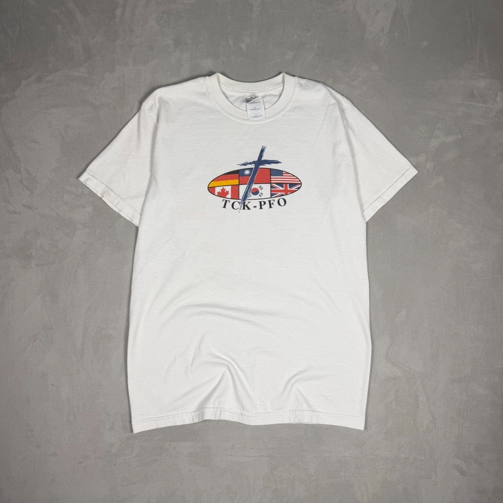 Y2K Mens Gildan TCK-PFO International Flag Graphic T-Shirt Small